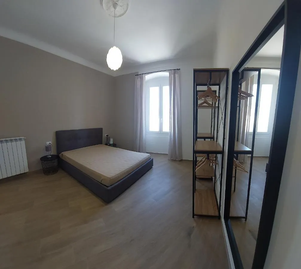 Fiumara Mall Apartment Génova