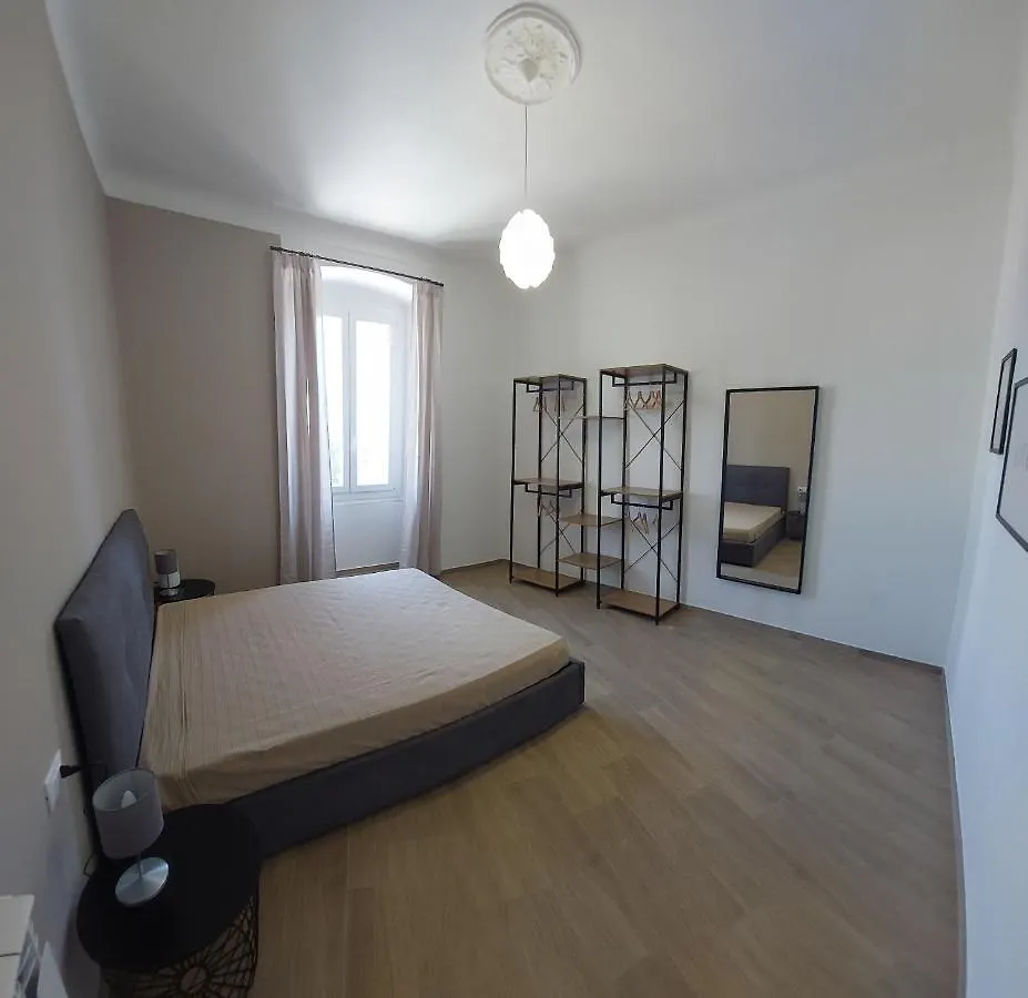 Fiumara Mall Apartment Génova Itália