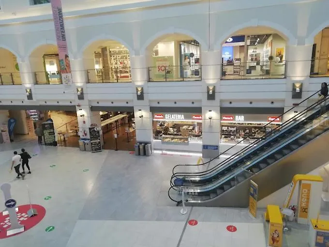 Fiumara Mall Apartment Génova 0*,  Itália