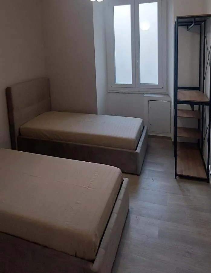 Fiumara Mall Apartment Génova
